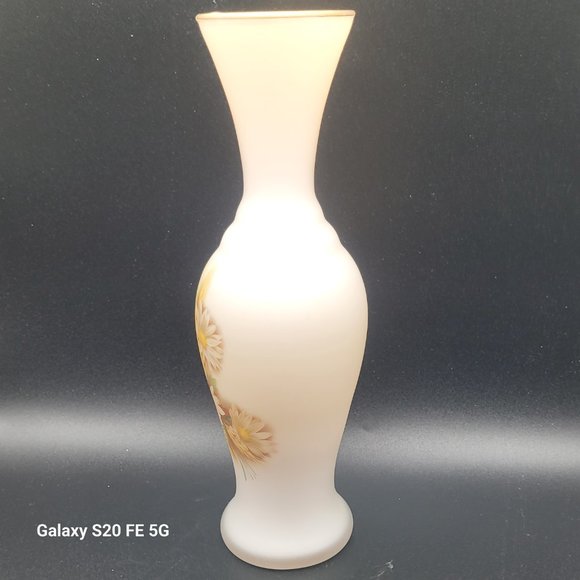 Vintage White Satin Frosted Vase Made In Italy Wheat And Flower Design 10” - Picture 4 of 10